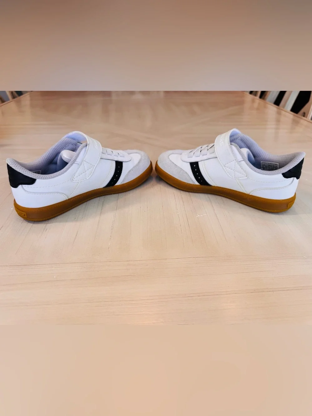 Skechers Zinger Street White Black Sneakers Kids Size 12 - EUC
